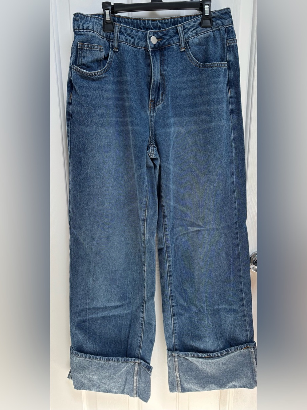 Forever 21 women’s Relaxed Straight Blue Jeans- cuffed